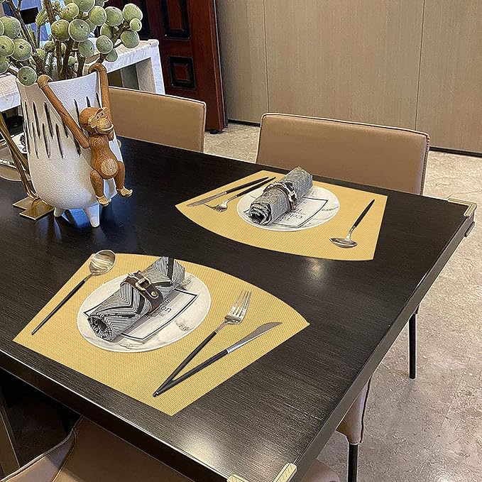 SHACOS Round Table Placemats Wedge Placemat Set of 4 Non Slip Heat Resistant Woven Vinyl Metallic Golden Table Mats Wipe Clean Indoor Outdoor (4, Gold)