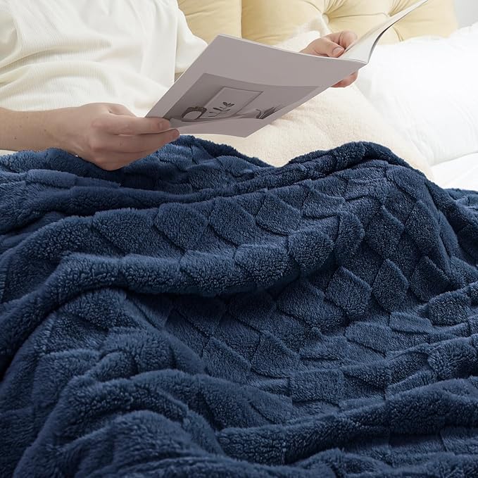 Exclusivo Mezcla Fleece Throw Blanket for Couch,Super Soft and Warm Lightweight Checkered Pattern Blankets for All Seasons, 50x60 Inches, Navy Blue