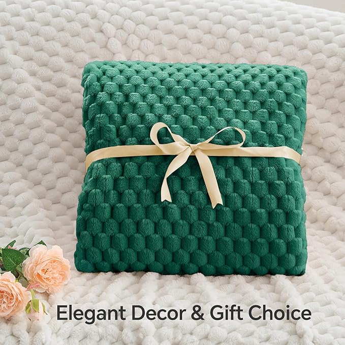BEDELITE Fleece Throw Blanket for Couch & Bed - 3D Jacquard Decorative Dark Green Blanket, Super Soft and Cozy Warm Fuzzy Blanket All Seasons Suitable, 60x80Inches