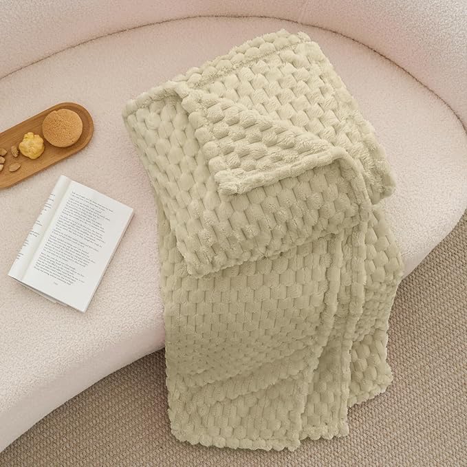 BEDELITE Fleece Throw Blanket for Couch & Bed - 3D Jacquard Decorative Almond Blanket, Super Soft and Cozy Warm Fuzzy Blanket All Seasons Suitable, 50x60Inches