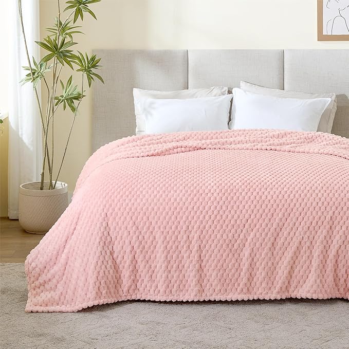 BEDELITE Fleece Blanket, Large Queen Size for Bed, 3D Jacquard Decorative Pink Fuzzy Blanket, Soft and Cozy Warm Plush Fluffy Throw All Seasons Suitable, 90x90Inches