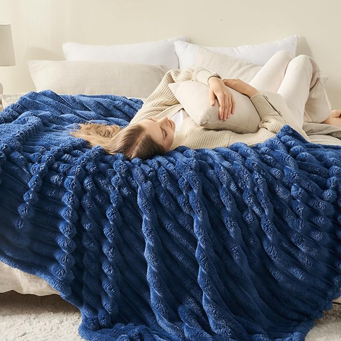 NEWCOSPLAY Super Soft King Blanket Navy Premium Silky Flannel Fleece 3D Ribbed Jacquard Lightweight Bed Blanket All Season Use (Navy Ribbed, King(90"x110"))