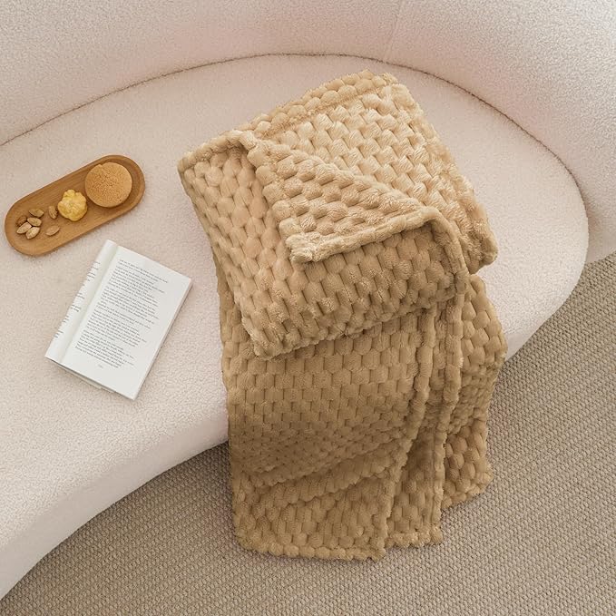 BEDELITE Fleece Blanket Twin for Bed Couch, 3D Jacquard Decorative Camel Throw Blanket, Soft and Cozy Warm Plush Fuzzy Blanket All Seasons Suitable, 60x80Inches