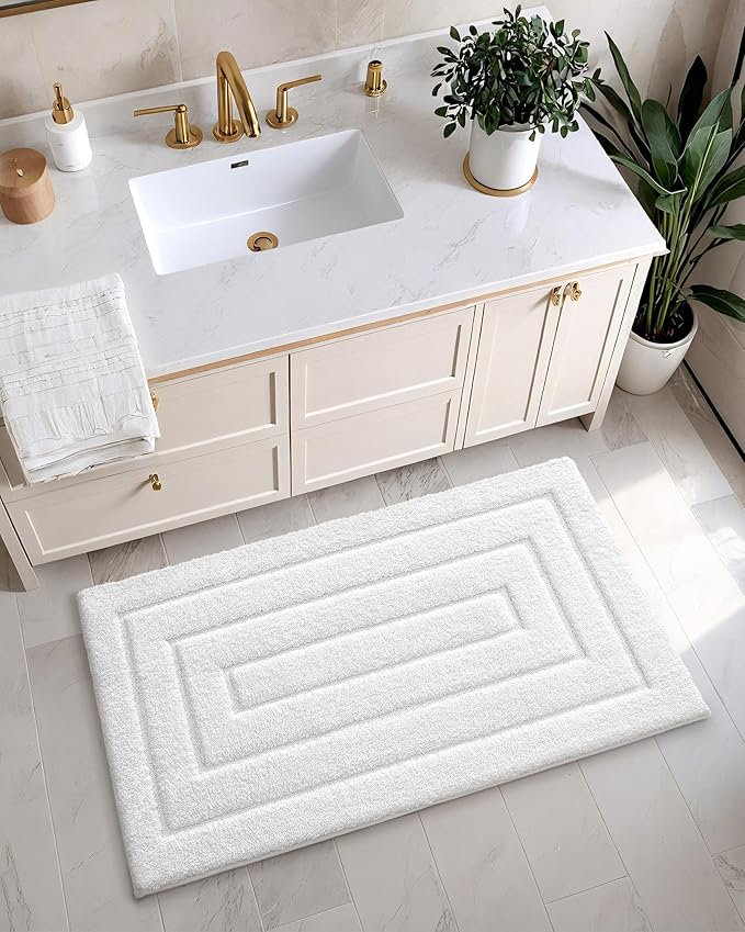 Color&Geometry Bath Mats for Bathroom Non Slip, 17"x30" White Bathroom Rugs Absorbent, Washable Bath Rugs Shower Mat Outside Shower