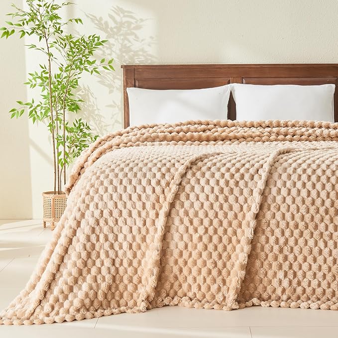 NEWCOSPLAY Super Soft King Blanket Brown Premium Silky Flannel Fleece 3D Clouds Stylish Jacquard Lightweight Bed Blanket All Season Use 350GSM (Brown, King(90"x110"))