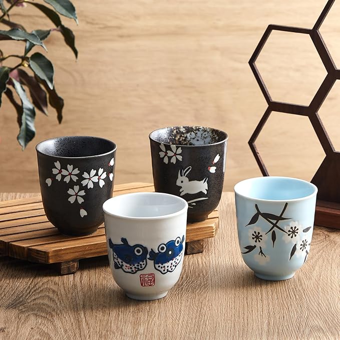 4 Pcs Japanese Tea Cups Handle Less Ceramic Japanese Gifts Chinese Restaurant Teacups Japan Mug Souvenirs for Matcha Bancha Green Tea(6 oz,Puffer Fish)