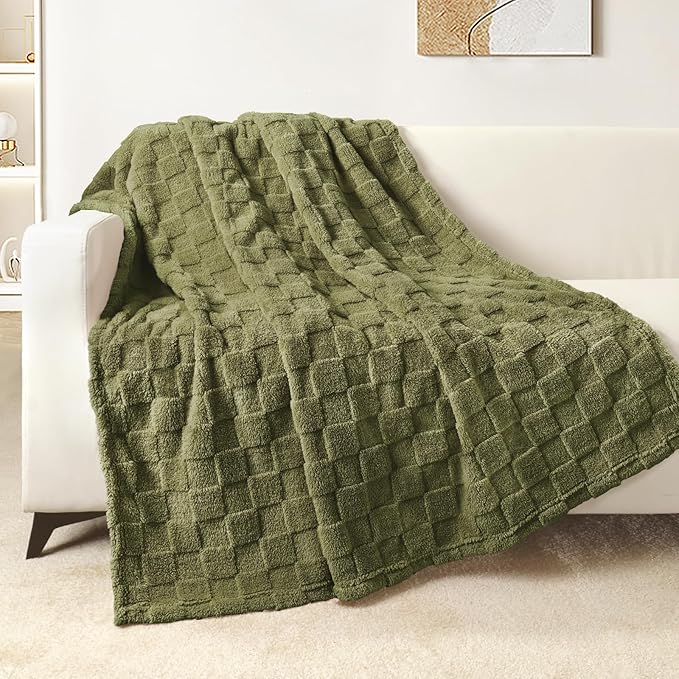 Exclusivo Mezcla Fleece Throw Blanket for Couch,Super Soft and Warm Lightweight Checkered Pattern Blankets for All Seasons, 50x60 Inches, Olive Green