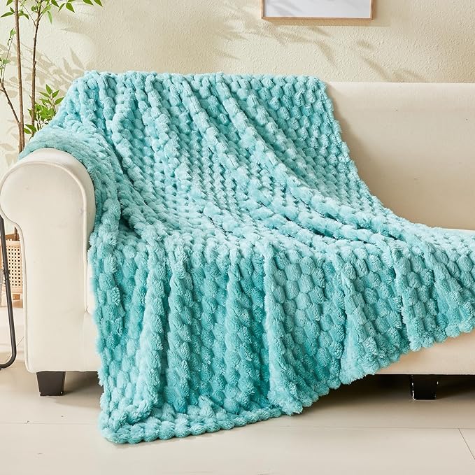 NEWCOSPLAY Super Soft King Blanket Sage Green Premium Silky Flannel Fleece 3D Clouds Stylish Jacquard Lightweight Bed Blanket All Season Use 350GSM (Sage Green, King(90"x110"))