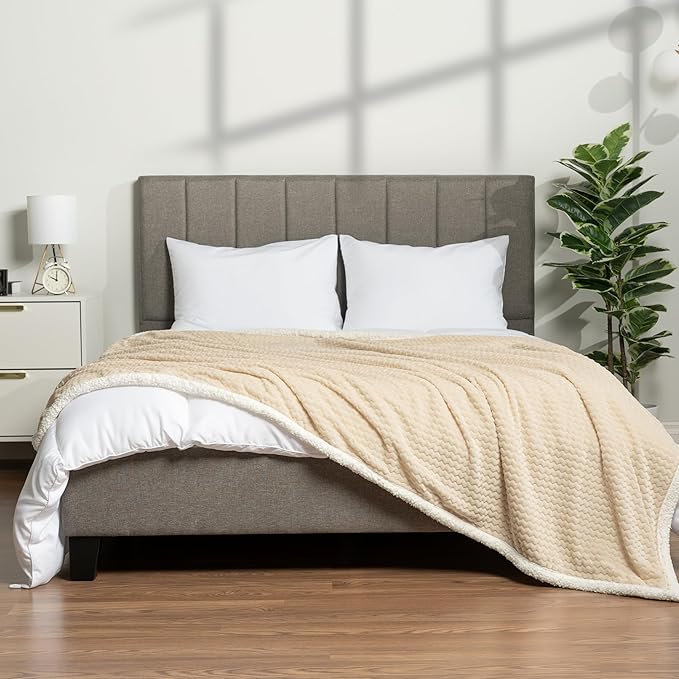 PAVILIA Cream Couch Blanket Throw Reversible Sherpa Chevron, Soft Cozy Jacquard Weave Textured Blanket for Sofa Bed, Thick Warm Large Fleece Car Blanket, Decorative Plush Home Decor, 50x60 Ivory Beige