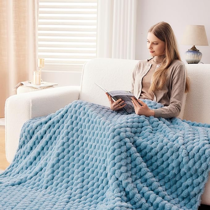 NEWCOSPLAY Super Soft King Blanket Blue Premium Silky Flannel Fleece 3D Clouds Stylish Jacquard Lightweight Bed Blanket All Season Use 350GSM (Blue, King(90"x110"))