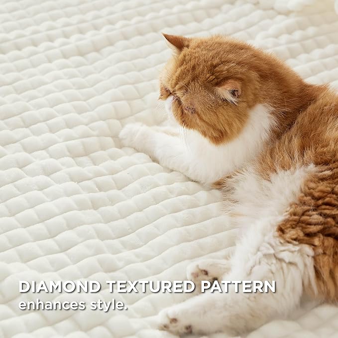 Bedsure King Size Blanket for Bed - Soft Fleece Blanket for Living Room, Cozy Large Fleece Throws for All Seasons, White, 108x90 Inches