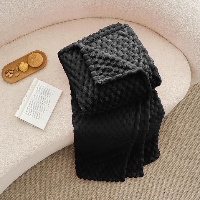 BEDELITE Fleece Blanket Twin Size for Bed Couch, 3D Jacquard Decorative Black Throw, Soft and Cozy Warm Plush Fuzzy Blanket All Seasons Suitable, 60x80Inches