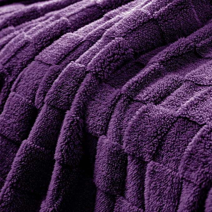 Exclusivo Mezcla Queen Size Flannel Fleece Blanket, Super Soft and Warm Lightweight Checkered Pattern Blankets for All Seasons, 90x90 Inches, Purple