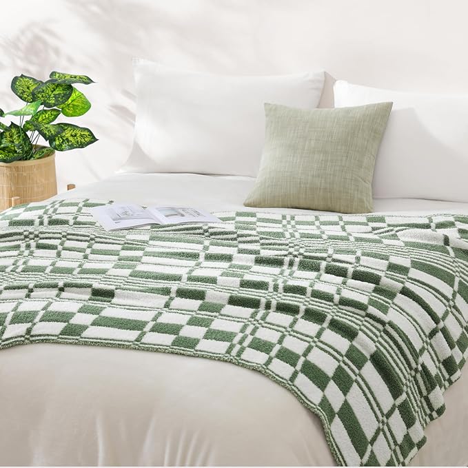 WRENSONGE Checkered Throw Blanket, Olive Green Soft Cozy Fluffy Warm Hand Made Throw Blankets for Couch, Sofa, Chair, Bed, Camping, Picnic, Travel Lightweight Bed Blanket - 50"*60"