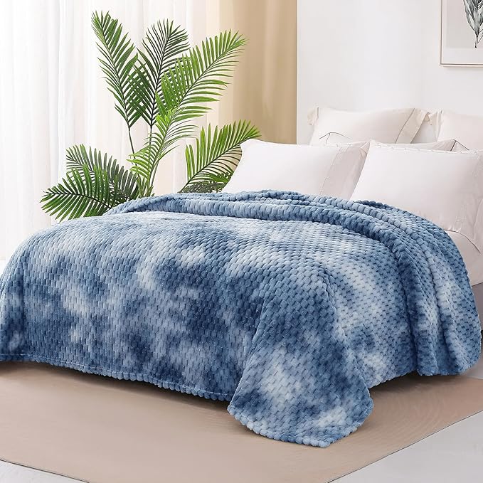 Exclusivo Mezcla King Size Soft Fleece Blanket, 90x104 Inches Stylish Jacquard Velvet Blanket for Bed, Fuzzy Cozy Lightweight for All Season, Tie-dye Stone Blue