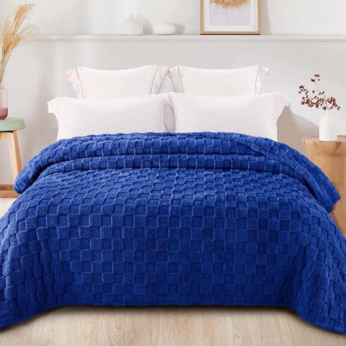 Exclusivo Mezcla King Size Flannel Fleece Blanket, Super Soft and Warm Lightweight Checkered Pattern Blankets for All Seasons, 90x104 Inches, Cobalt Blue