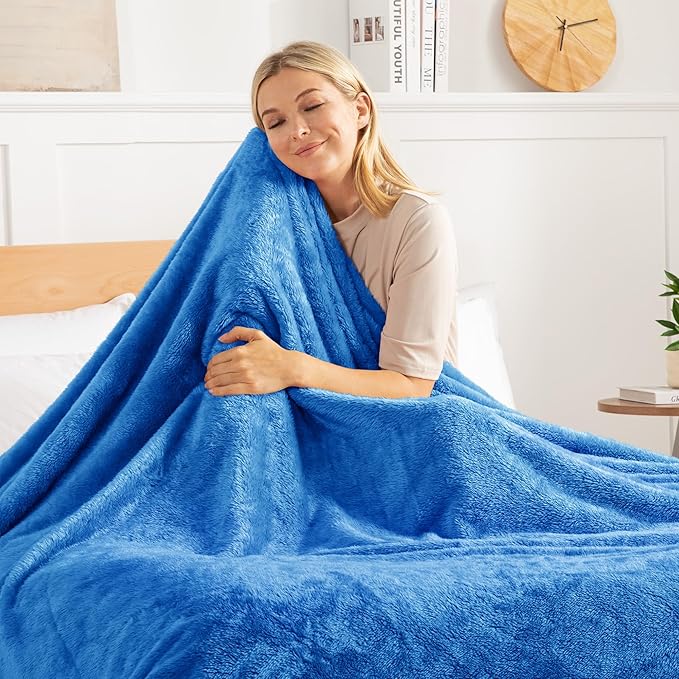 Exclusivo Mezcla Plush Fuzzy Fleece Bed Blanket Queen Size, Super Soft, Fluffy and Warm Blankets,Suitable for All Seasons (Cobalt Blue, 90x90 Inches)