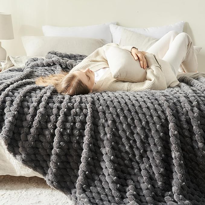 NEWCOSPLAY Super Soft Queen Blanket Grey Premium Silky Flannel Fleece 3D Clouds Stylish Jacquard Lightweight Bed Blanket All Season Use 350GSM (Grey, Queen(90"x90"))