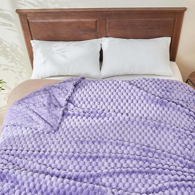 NEWCOSPLAY Super Soft King Blanket Lavender Premium Silky Flannel Fleece 3D Clouds Stylish Jacquard Lightweight Bed Blanket All Season Use 350GSM (Lavender, King(90"x110"))