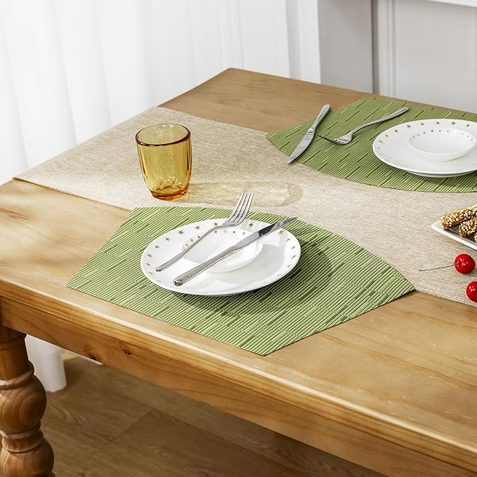 SHACOS PVC Woven Vinyl Wedge Placemats Set of 4 Round Table Placemats Wipe Clean Heat Resistant Round Table Mats (4, Green)