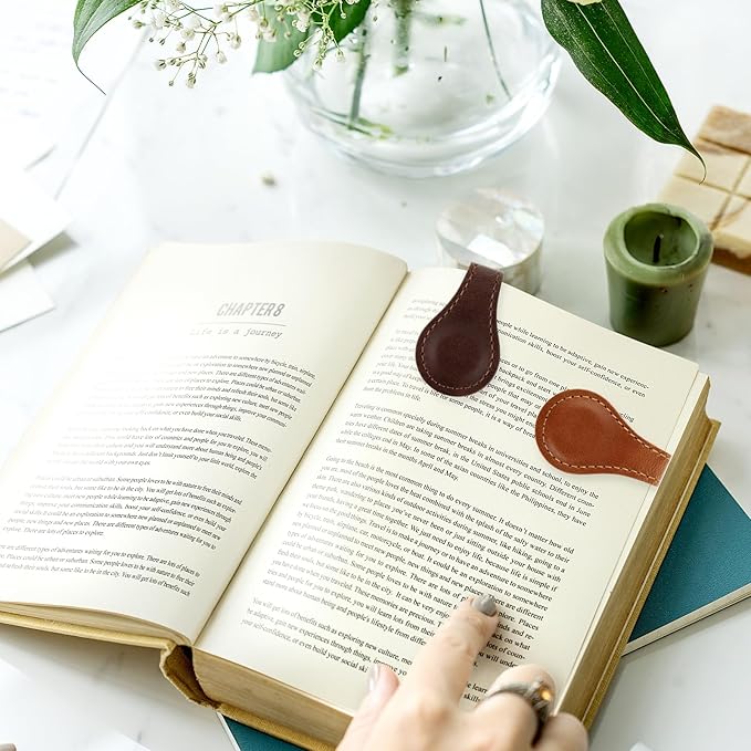 2 Pcs Leather Magnet Bookmark Retro Book Page Holder Vintage Page Marker Clip Handmade Cute Reading Accessories for Women Bookworm Book Lovers Reader Gift
