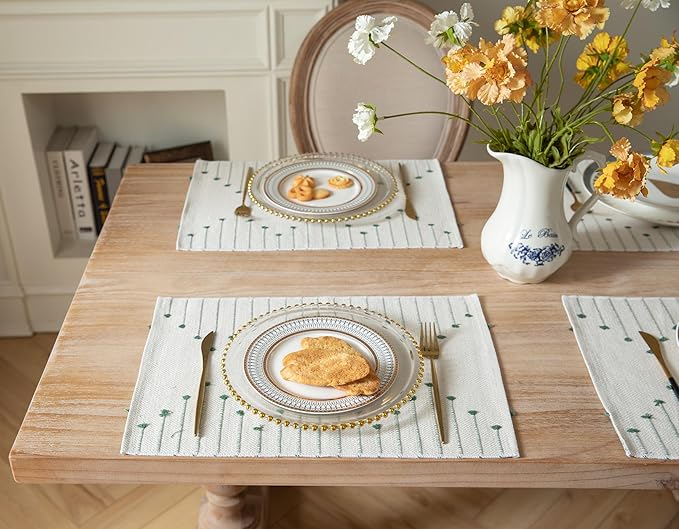 Placemats Set of 6 for Dining Table Décor, Woven Cloth Place Mats for Farmhouse Kitchen Tabletop, Handcrafted Machine Washable Cotton Table mats 13 x 19 Inch, Green and Beige