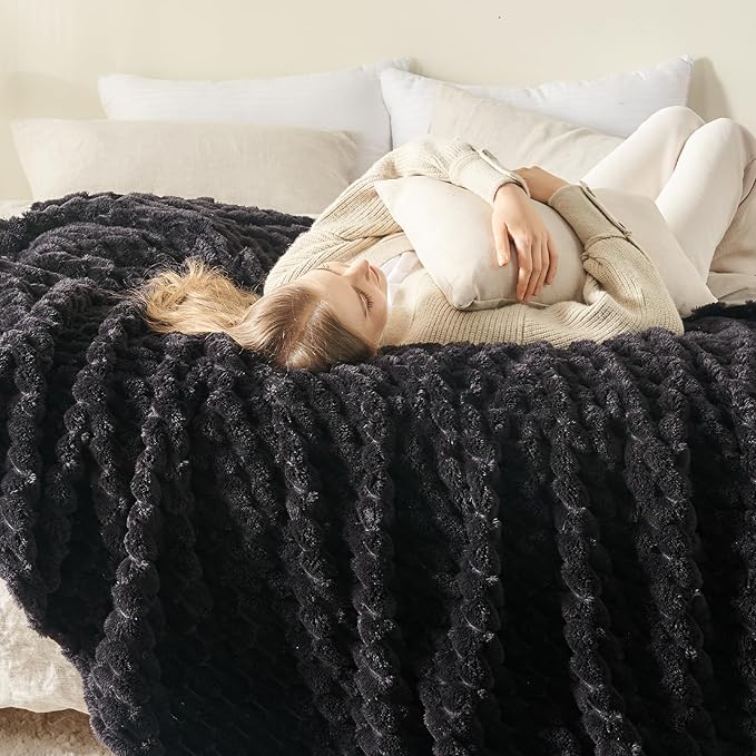 NEWCOSPLAY Super Soft King Blanket Black Premium Silky Flannel Fleece 3D Clouds Stylish Jacquard Lightweight Bed Blanket All Season Use 350GSM (Black, King(90"x110"))