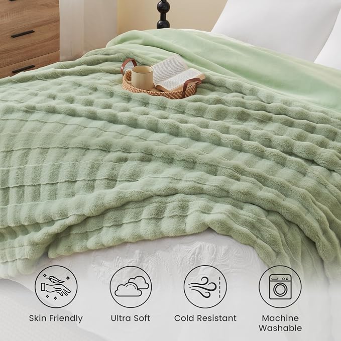 Cozy Bliss Fluffy Queen Size Throw Blankets for Bed,Lightweight Cozy Soft Green Faux Fur Throw Blankets for Sofa Bedroom Living Room,90x90 Inches
