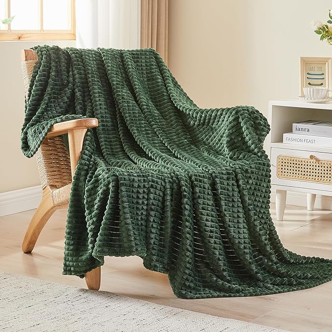 EMME Fleece Blanket, 3D Jacquard Throw Blanket for Couch and Bed, Soft Cozy and Fluffy Blankets Lightweight Luxury Flannel with Geometric Grid Design (Dark Green, 50" x 60")