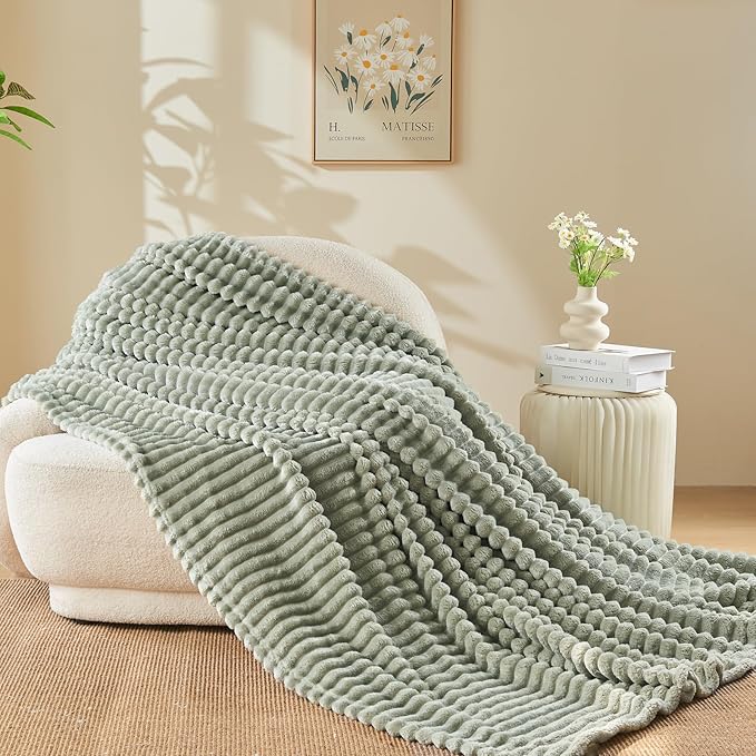 NEWCOSPLAY Super Soft Queen Blanket Sage Green Premium Silky Flannel Fleece 3D Ribbed Jacquard Lightweight Bed Blanket All Season Use (Sage Green Ribbed, Queen(90"x90"))