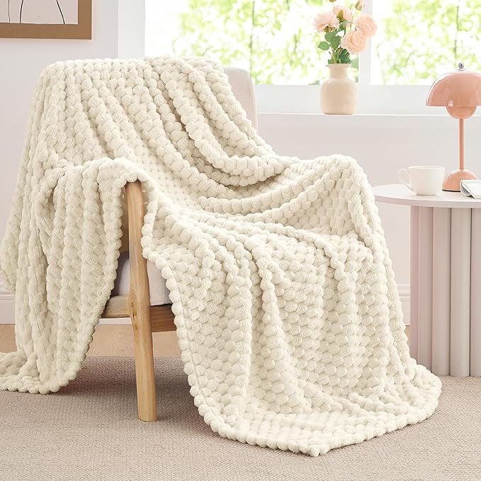 BEDELITE Fleece Blanket - 3D Jacquard Decorative Cream Throw Blankets for Couch & Bed, Soft and Cozy Warm Plush Fluffy Blanket All Seasons Suitable, 50x60Inches