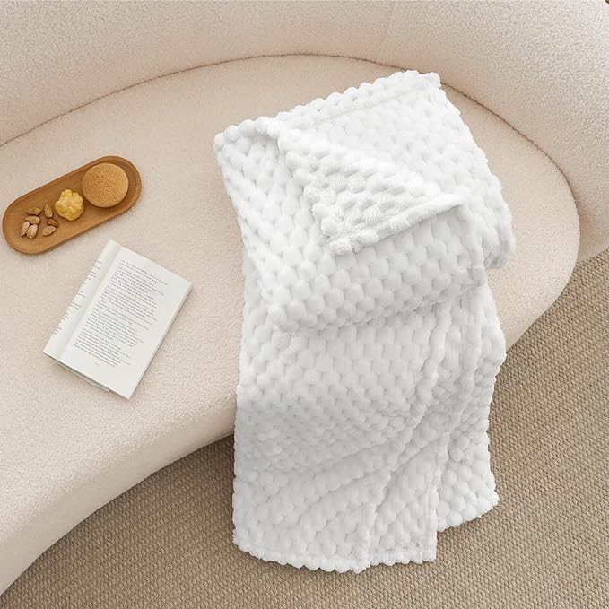 BEDELITE Fleece Blanket, Large Queen Size for Bed, 3D Jacquard Decorative White Fuzzy Blanket, Soft and Cozy Warm Plush FluffyThrow All Seasons Suitable, 90x90Inches