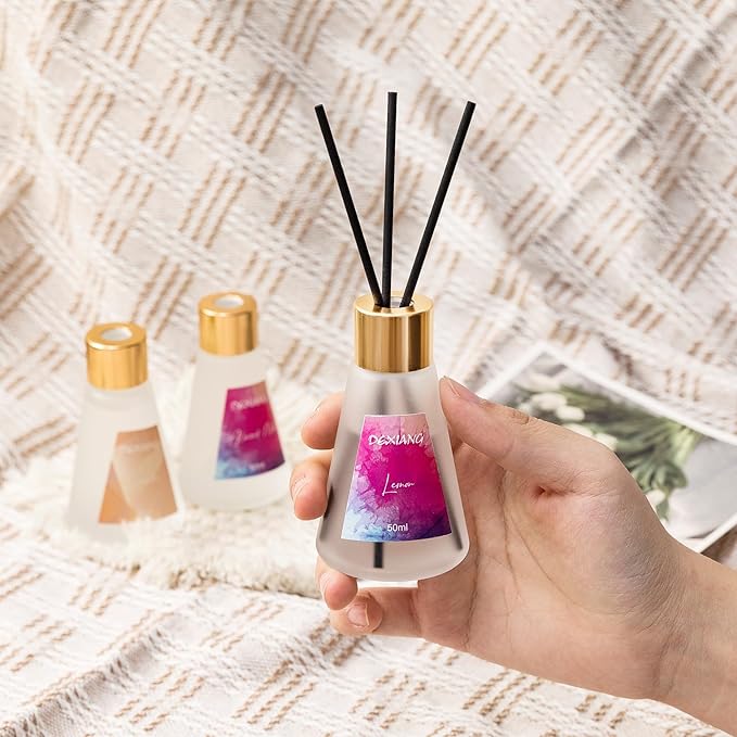 Reed Diffuser Set, 1.7oz Blueberry Scented Diffuser with Sticks, Home Perfume Diffuser Bathroom Shelf Decor(Blueberry)