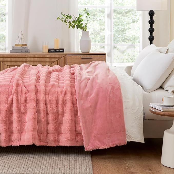 Cozy Bliss Fluffy Pink Queen Size Throw Blankets for Bed,Lightweight Cozy Soft Faux Fur Throw Blankets for Sofa Bedroom Living Room,90x90 Inches