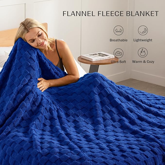 Exclusivo Mezcla King Size Flannel Fleece Blanket, Super Soft and Warm Lightweight Checkered Pattern Blankets for All Seasons, 90x104 Inches, Cobalt Blue