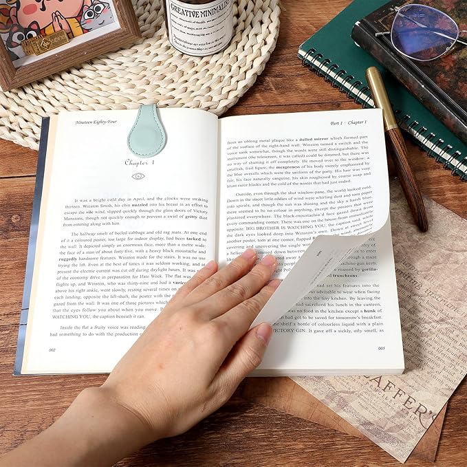 2 Pcs Leather Magnet Bookmark Retro Book Page Holder Vintage Page Marker Clip Handmade Cute Reading Accessories for Women Bookworm Book Lovers Reader Gift (Light Blue + Light Green)