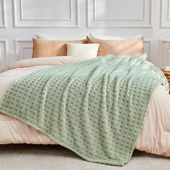NEWCOSPLAY Super Soft Queen Blanket Green Premium Silky Flannel Fleece 3D Waffle Checkered Lightweight Bed Blanket All Season Use (Sage Green, Queen(90"x90"))