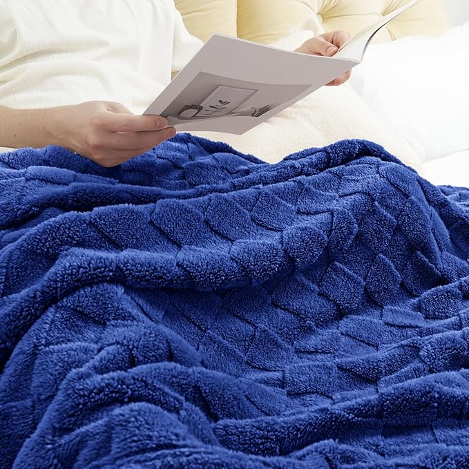 Exclusivo Mezcla Fleece Throw Blanket for Couch,Super Soft and Warm Lightweight Checkered Pattern Blankets for All Seasons, 50x60 Inches, Cobalt Blue