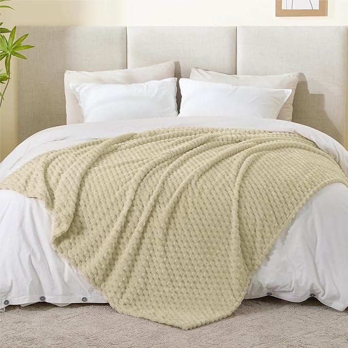 BEDELITE Fleece Throw Blanket for Couch & Bed - 3D Jacquard Decorative Almond Blanket, Super Soft and Cozy Warm Fuzzy Blanket All Seasons Suitable, 50x60Inches