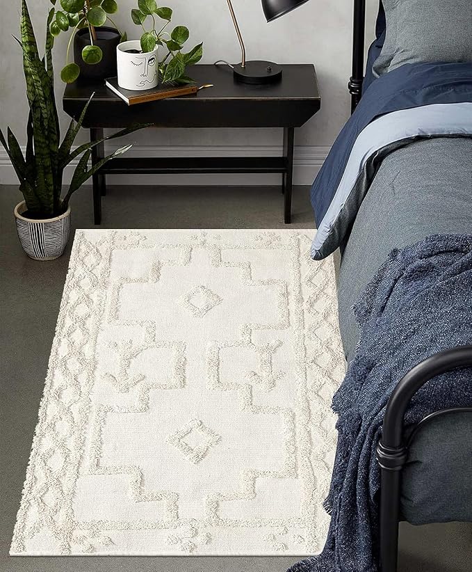 Uphome Boho Area Rug 3' x 5', Cream Washable Cotton Woven Entryway Rug with Tassels, Moroccan Tufted Bedroom Rug, Farmhouse Tribal Floor Carpet for Entry Office Porch Living Room Kitchen