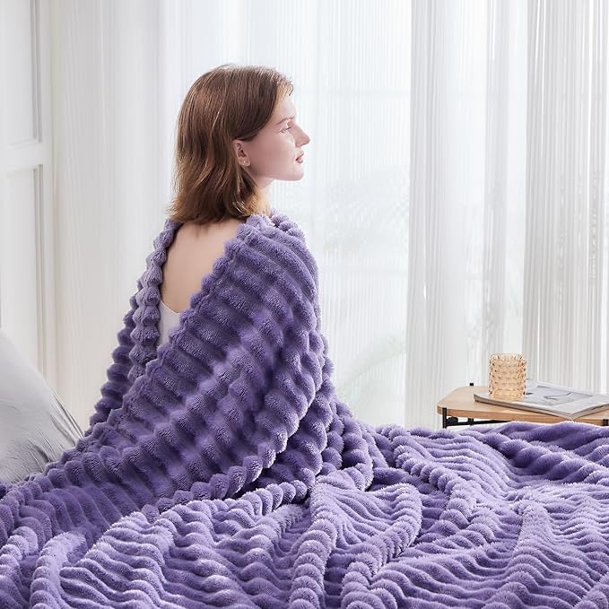 NEWCOSPLAY Super Soft King Blanket Lavender Premium Silky Flannel Fleece 3D Ribbed Jacquard Lightweight Bed Blanket All Season Use (Lavender Ribbed, King(90"x110"))