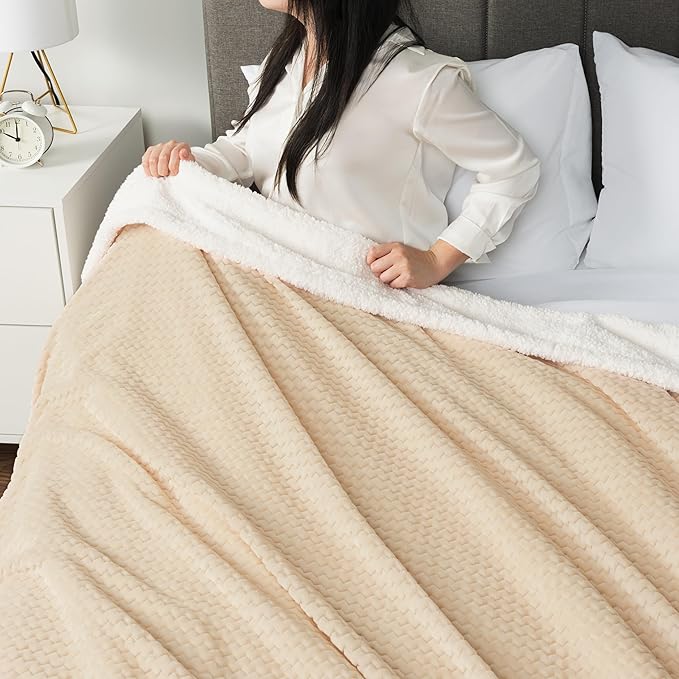 PAVILIA Cream Couch Blanket Throw Reversible Sherpa Chevron, Soft Cozy Jacquard Weave Textured Blanket for Sofa Bed, Thick Warm Large Fleece Car Blanket, Decorative Plush Home Decor, 50x60 Ivory Beige