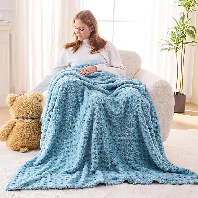 NEWCOSPLAY Super Soft Twin Blanket Blue Premium Silky Flannel Fleece 3D Waffle Checkered Lightweight Bed Blanket All Season Use (Blue, Twin(60"x80"))