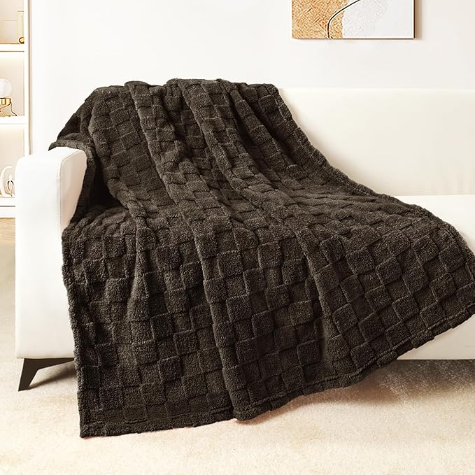 Exclusivo Mezcla Fleece Throw Blanket for Couch,Super Soft and Warm Lightweight Checkered Pattern Blankets for All Seasons, 50x60 Inches, Coffee
