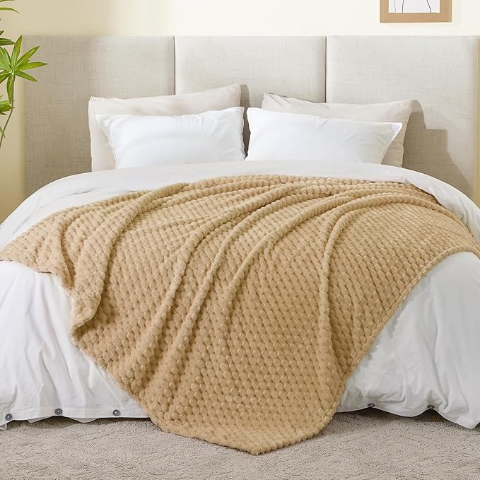 BEDELITE Fleece Blanket - 3D Jacquard Decorative Camel Throw Blankets for Couch & Bed, Soft and Cozy Warm Plush Fluffy Blanket All Seasons Suitable, 50x60Inches