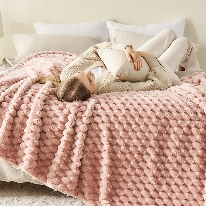 NEWCOSPLAY Super Soft Twin Blanket Pink Premium Silky Flannel Fleece 3D Clouds Stylish Jacquard Lightweight Bed Blanket All Season Use 350GSM (Pink, Twin(60"x80"))
