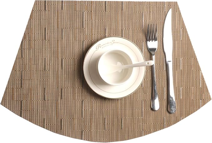SHACOS Round Table Placemats Wedge Placemats Set of 8 Woven Vinyl Curved Table Mats Washable Indoor Outdoor (8, Tan)