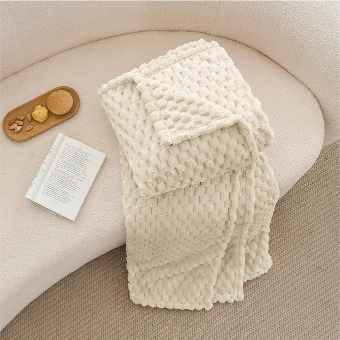 BEDELITE Fleece Blanket - 3D Jacquard Decorative Cream Throw Blankets for Couch & Bed, Soft and Cozy Warm Plush Fluffy Blanket All Seasons Suitable, 50x60Inches