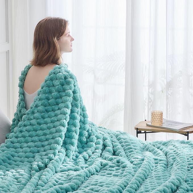 NEWCOSPLAY Super Soft King Blanket Sage Green Premium Silky Flannel Fleece 3D Clouds Stylish Jacquard Lightweight Bed Blanket All Season Use 350GSM (Sage Green, King(90"x110"))
