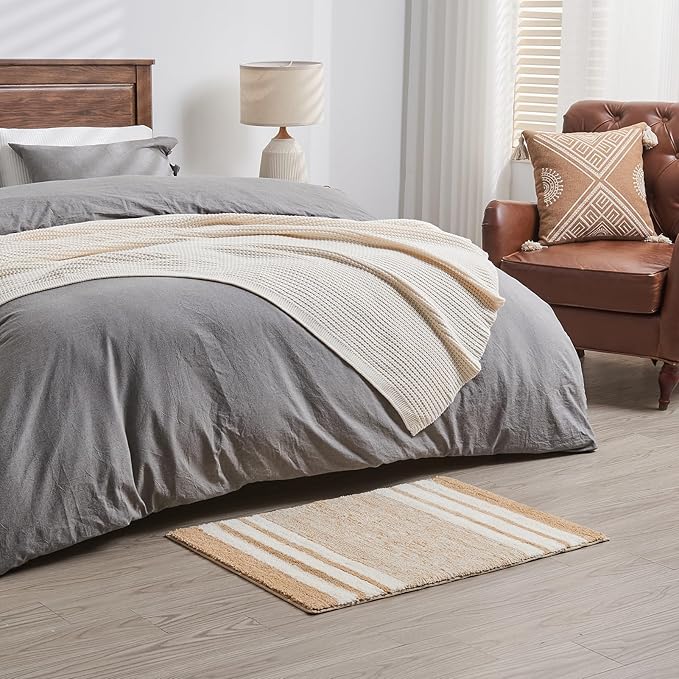 CozeCube Beige Striped Bath mats for Bathroom Non Slip, Fluffy Absorbent Microfiber Bath mat Washable, Aesthetic Bathroom Rugs, Cute Bath mat for Sink, 20" x 32"